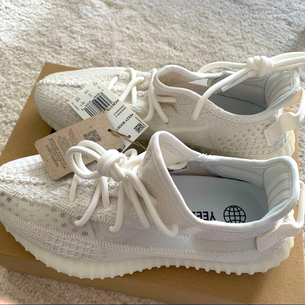 Adidas Yeezy 350 v2 Bone M6.5